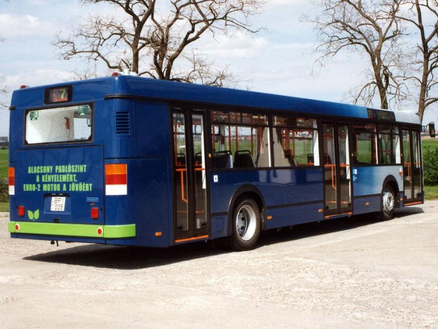 Ikarus 412 1996 года  (фото 2 из 13)